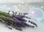 Wissenschaftliche Darstellung der beruhigenden Wirkung von Lavendel für besseren Schlaf auf das Gehirn und die neuralen Bahnen.